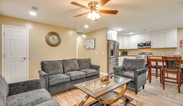 Near Citadel Mall! Extended Getaway 8 Mi to Dtwn