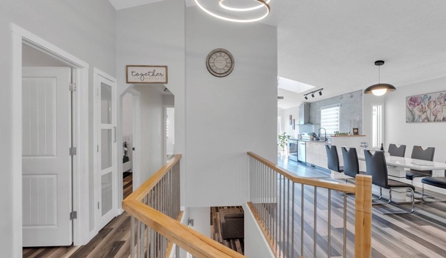 *NEW*HiddenGem*Discount*MovieTheatre*Deck*AC*Downtown 15'*Banff 60'*Bedrooms 4x in Calgary