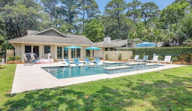 New Listing Pet Friendly 4 BR 3 BA Vacation Home Private Pool Beach Gear & Bikes