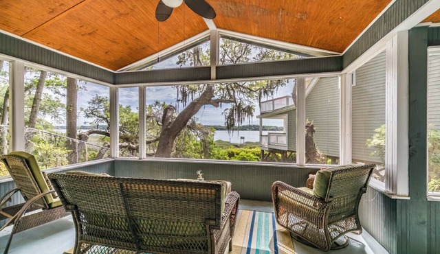 NEW LISTING! Views of Intracoastal Waterway - Sleep 4