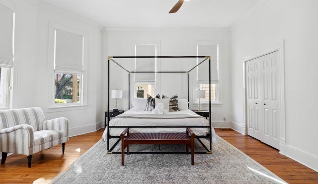 Newly Renovated, Historic 2bd/2ba Downtown Condo w/Parking