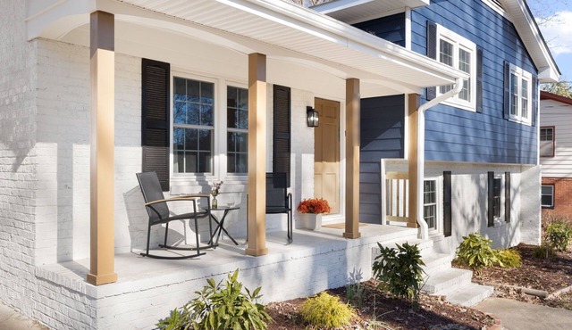 North Hills Area 4BR + Basement Suite + Fire Pit