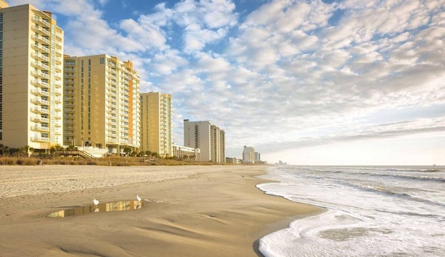 North Myrtle Beach Getaway with Ocean Views & Deluxe 2BR Comfort