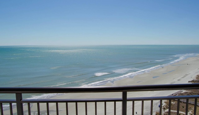 Oceanfront 1 Bedroom w/an Incredible View + Official On-Site Rental Privileges