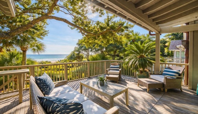Oceanfront 3BR Family Beach Retreat