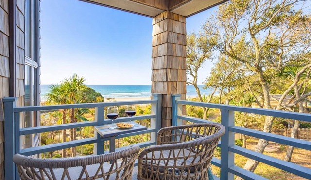 Oceanfront Retreat for Two Couples