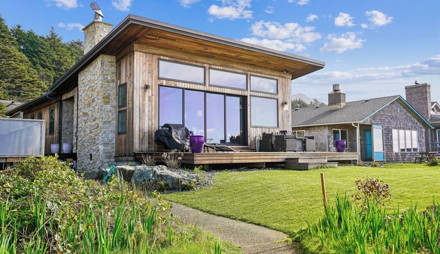 Pacific Paradise - Arch Cape Beachfront! in Arch Cape