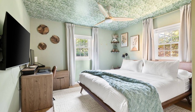 Palm House Cozy Retreat Close to Everything