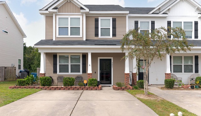 Palmetto Retreat townhome Ladson/Charleston area.