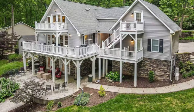 Paradise Found - Luxury Lakefront Retreat w/Dock, Fire Pit & Game Room Sleeps 12 in Mooresville