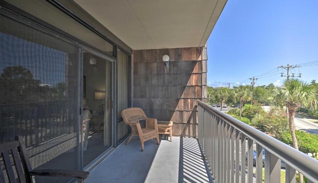 Pawleys Island Condo Retreat w/Beach Access!