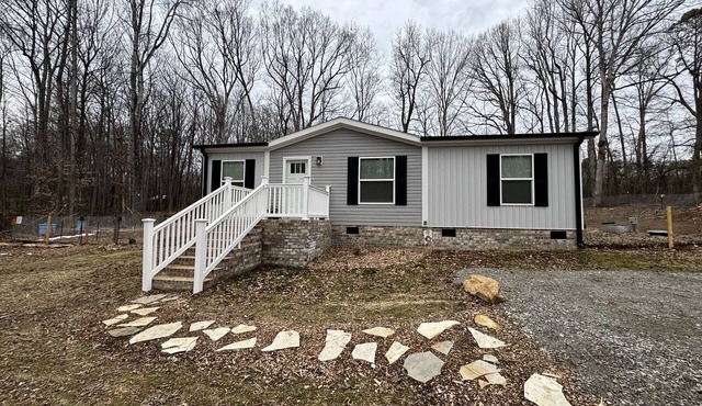 Peaceful Farmstead Cottage with Creekside Views Near Iron Station, North Carolina in Iron Station