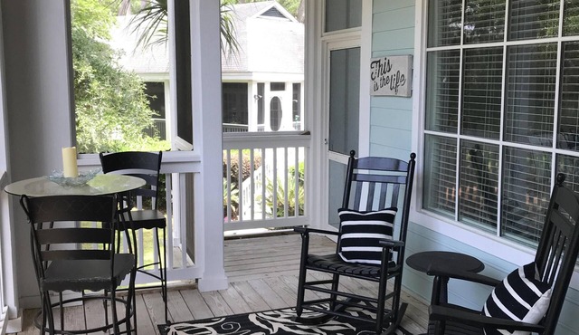 Peaceful Wooded view, Golf Cart/Land Transportation Included, Pool Open