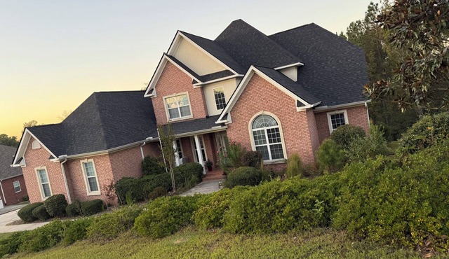 Perfect 5-bedroom house with AC in wonderful Evans