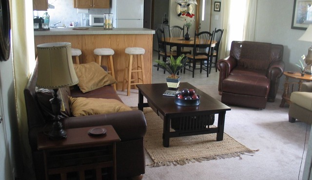 Pet friendly, 3 bedroom, 2 bath, 2 piers, boat ramp, large porch, yard, waterway in Ocean Isle Beach
