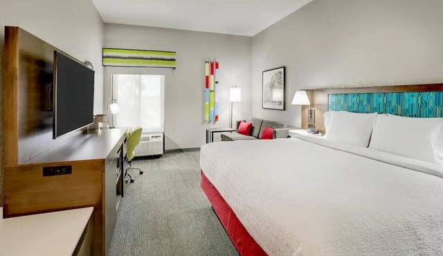 Pet-Friendly Room w/Parking | 3.2 Miles Away from Waterfront Park & Outdoor Fun