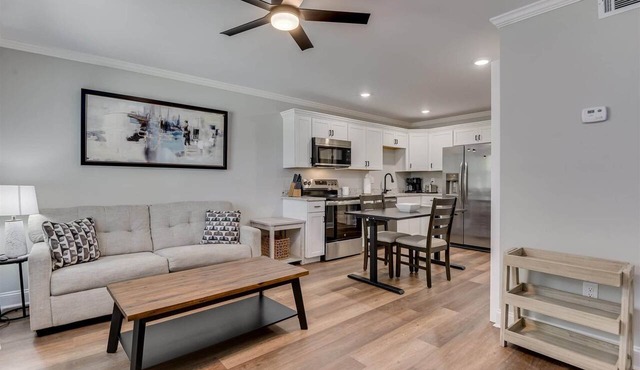 Pines at 5 Corporate Furnished Rentals Suite 120