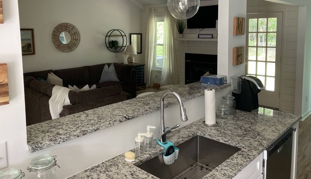 Plush in the Pines- 4br Home in Quiet Neighborhood