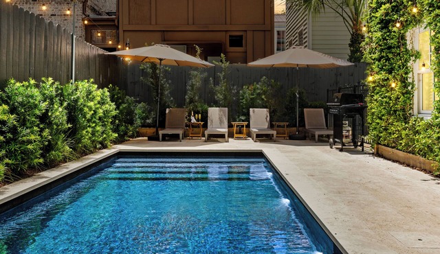 Pool! | 2 Blocks to King St | Parthenon Suites