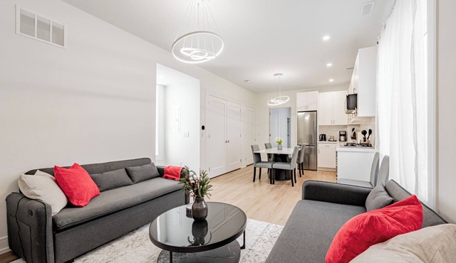 Premium luxury four-plex suite- midtown Toronto in Toronto