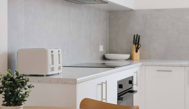 Prickly Pear Stays in Merewether - Ranclaud St, 1-bedroom in Merewether