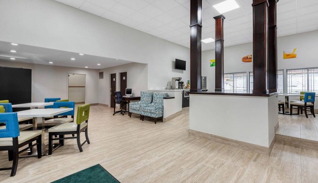 Quality Inn Coraopolis - Pittsburgh Airport in Coraopolis