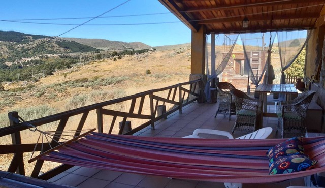 Quiet isolated rural house in Navarrevisca, registration CR-AV-01478. in Navarrevisca