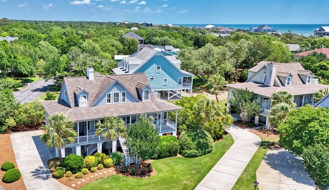 Raised Beach House, Screen Porch, Grill, Gated Resort, Easy Walk to Beach, Pool
