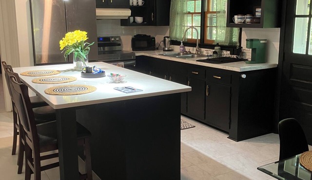 Raleigh Urban Cabin in the Woods, Pet Friendly, Covered Carport