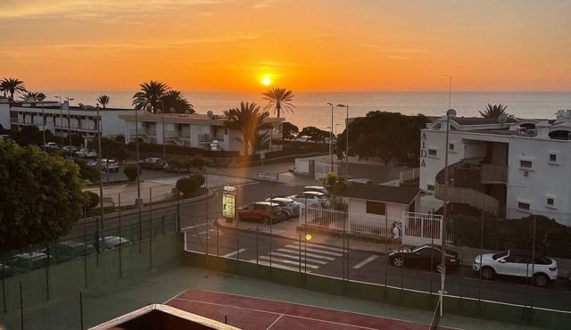 Recently renovated corner apartment with great sea views! in Maspalomas