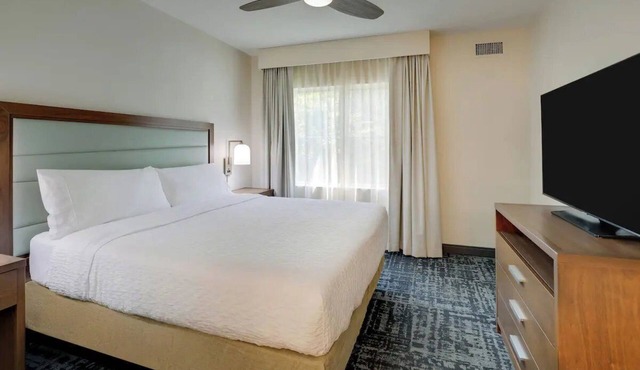 Relax in Mount Pleasant Comfort – Pet-Friendly King Suite Near Restaurants