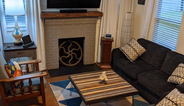 Renovated 1930s Bungalow - Pets Ok