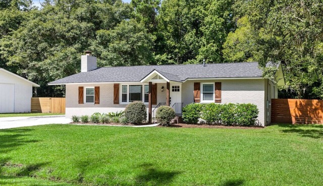 Renovated - 3 Bed Home - 10 Minutes to Downtown!