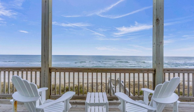 "Rescued by the Ocean" Luxury 5 bedroom Oceanfront house in North Topsail Beach