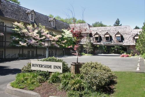Riverside Inn in Grants Pass