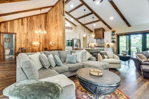 Roxboro Lake Family Retreat and Spa in Hurdle Mills