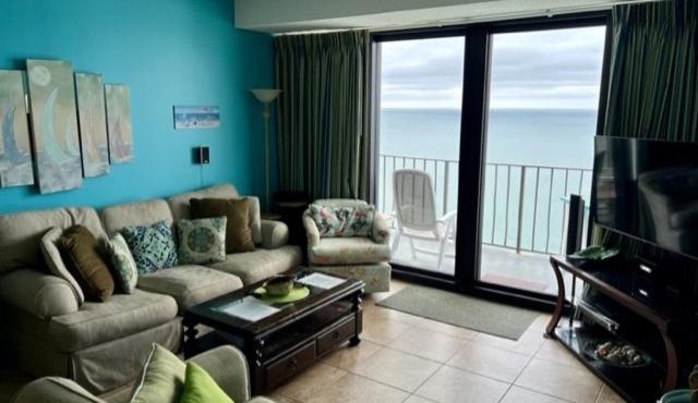 ROYAL GARDEN RESORT 1515 condo