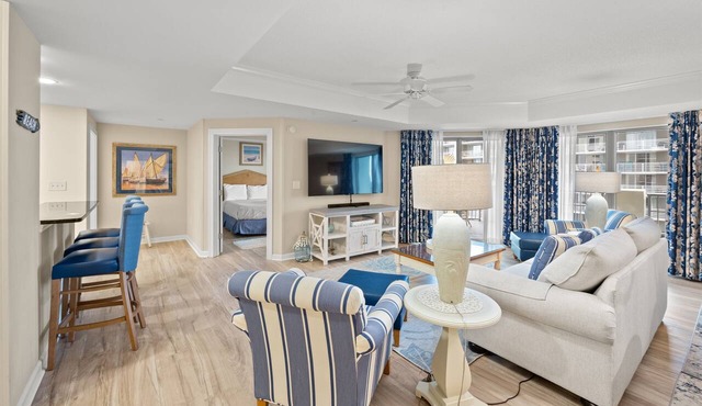 Royale Palms 1004 2 Br Oceanview in Kingston, Pool