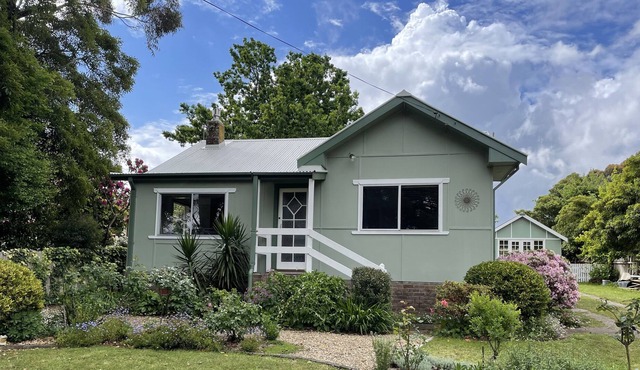 Sage Cottage - A Perfect Place to Revive and Enjoy Morton National Park in Bundanoon