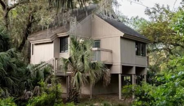 Sea Pines Villa Steps to Beach Coffee Bar King Bed