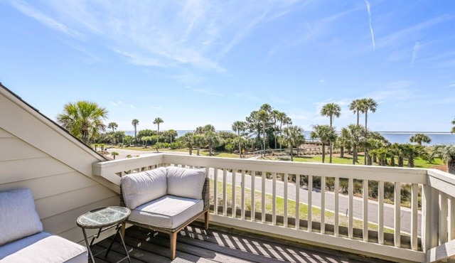Seabrook Exclusives | 702 Spinnaker Beach