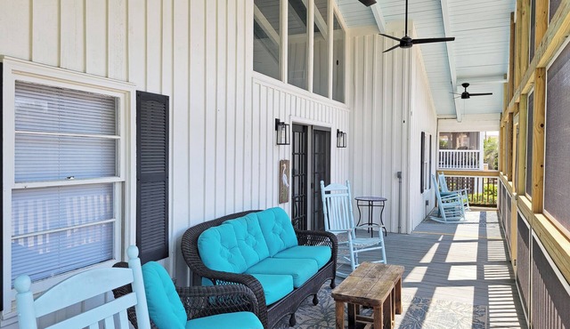 Second Row Raised Beach House, Screened Porch, Easy Beach Access, Dog Friendly