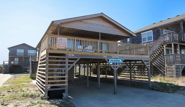 Semi-Oceanfront, Ocean Views, 200 ft to Beach access, Dogs Welcome, KD242, Fitzs Wave Watcher in Kill Devil Hills