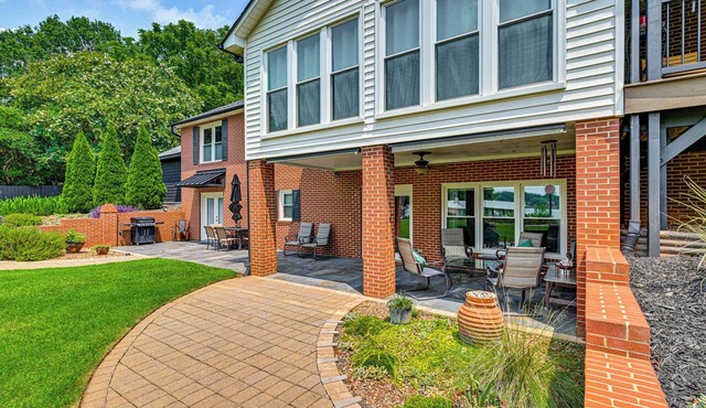 Shared Fire Pit! Quiet Lake Norman Guest Suite in Mooresville