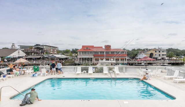 Shem Creek Inn