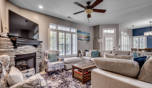 Shore Nuff: Surfside Beach. 1 blk to Beach, Private Pool, Golf Cart