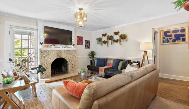 Sleeps 10 - Plaza Midwood - Walk to Restaurants