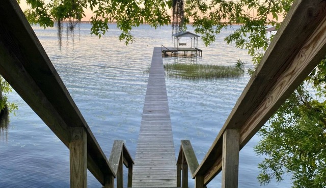 Smooth Sailing-Lake Waccamaw-Stay 4 Nights and Get One Free!