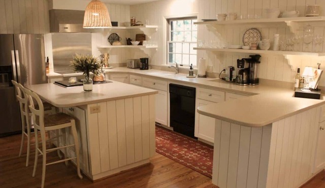 Southern Charm: Beautiful 4BR Home In Charleston