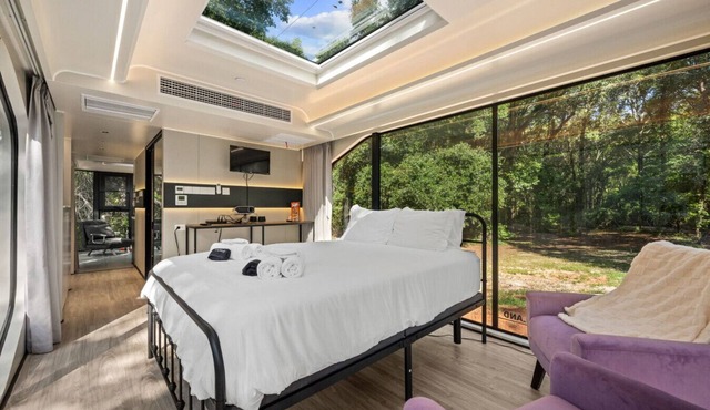 Space-Age Glamping Oasis - Immerse Yourself in Nature Without Sacrificing Comfort